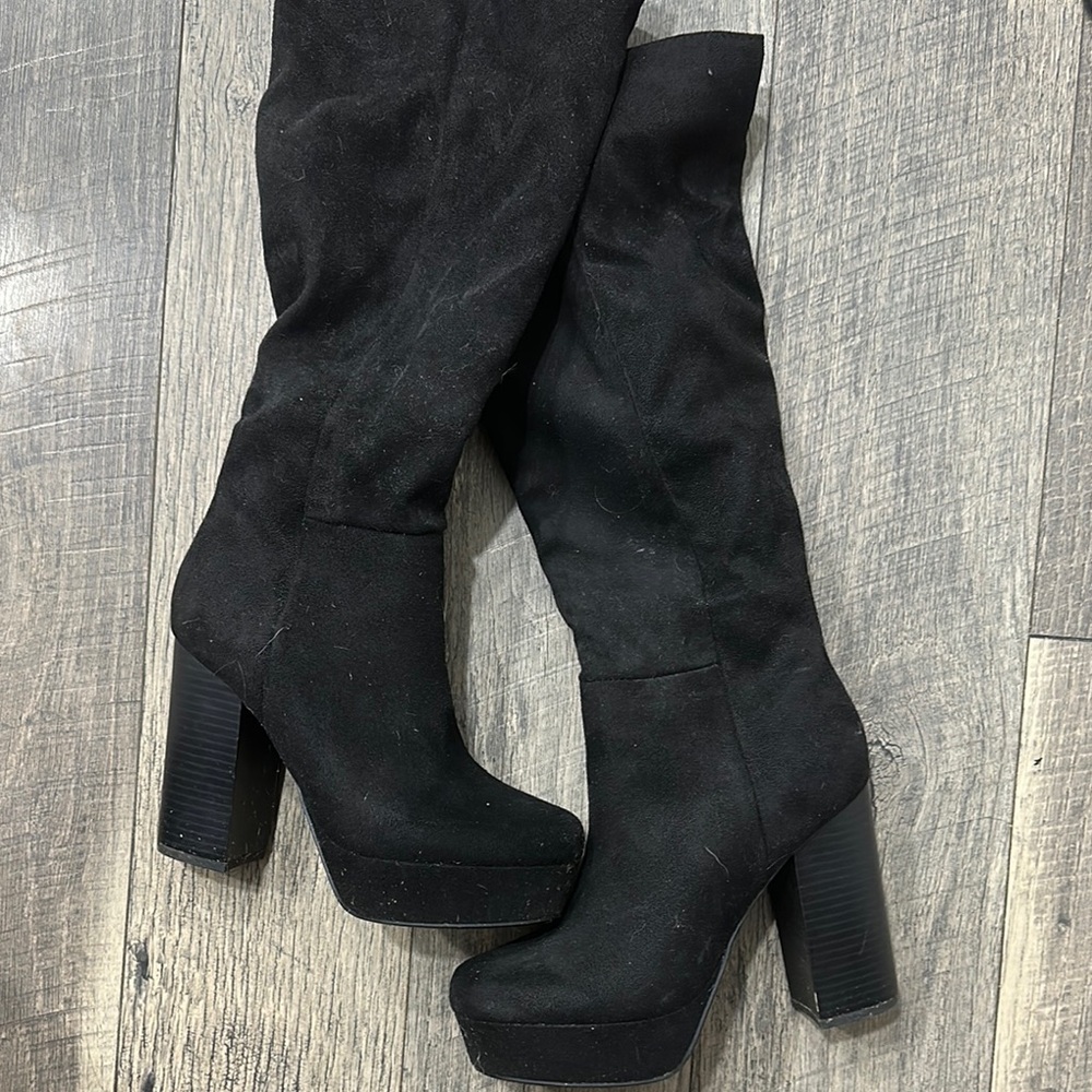 Windsor Black Heeled Boots with Chunky Block Heel